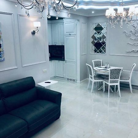 White Apartments In Arcadia โอเดสซา ภายนอก รูปภาพ