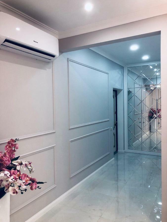 White Apartments In Arcadia โอเดสซา ภายนอก รูปภาพ
